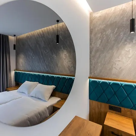 Lakeside Aparthotel
