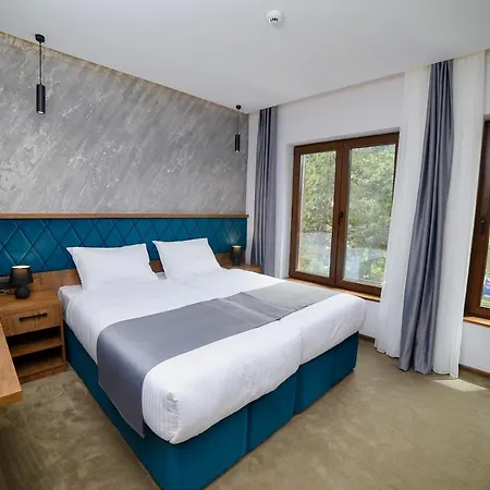 Lakeside Aparthotel 3*