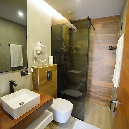 Aparthotel Lakeside 3*