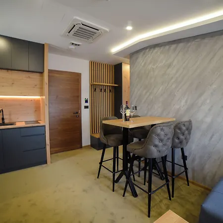 Aparthotel Lakeside 3*