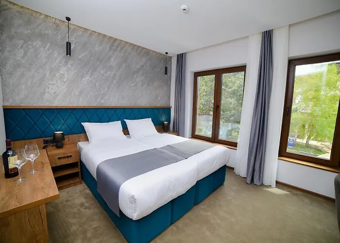 Lakeside Aparthotel 3*