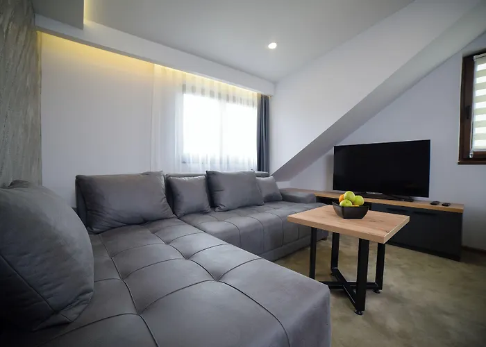 Lakeside Aparthotel 3*