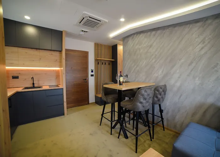 Aparthotel Lakeside 3*